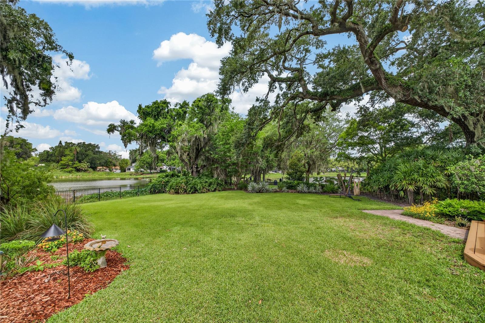 1800 CARLTON Dr ORLANDO, FL 32806