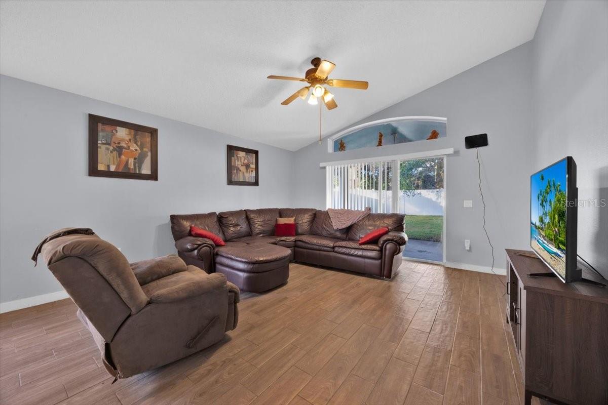 8361 WESTCOTT Shr Dr ORLANDO, FL 32829