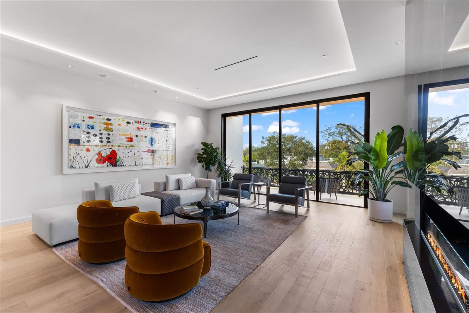 45 27TH St #1 ST PETERSBURG, FL 33712