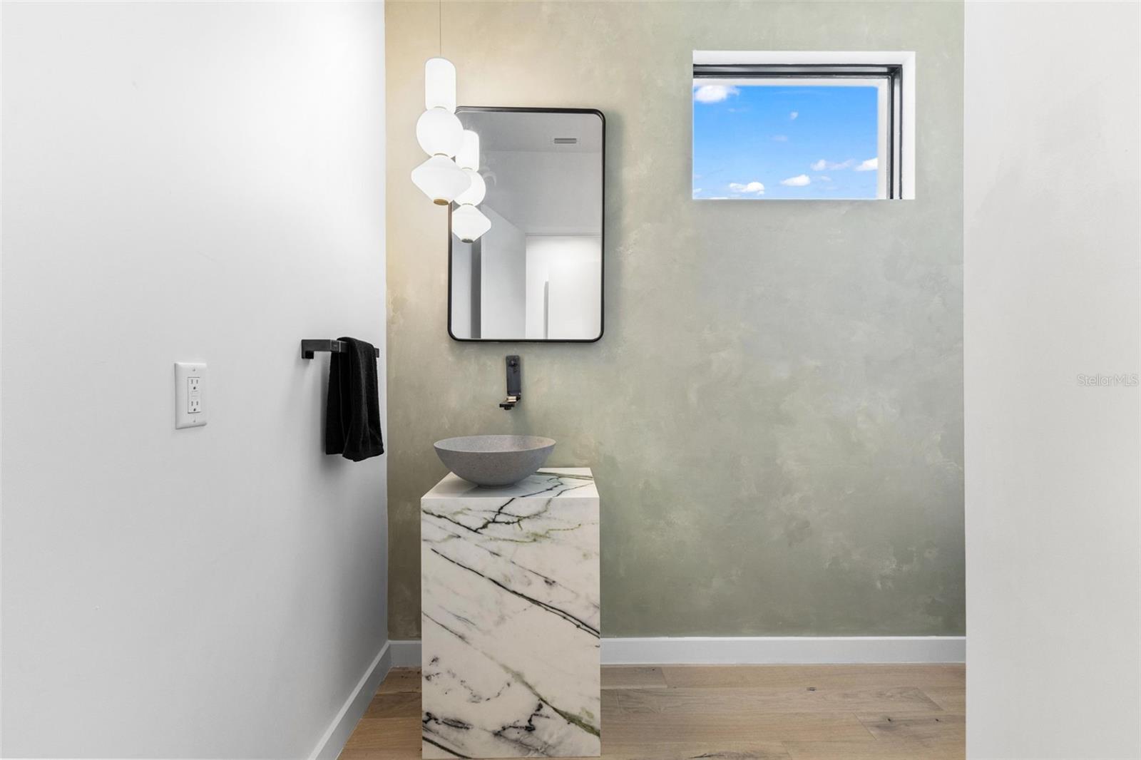 45 27TH St #1 ST PETERSBURG, FL 33712