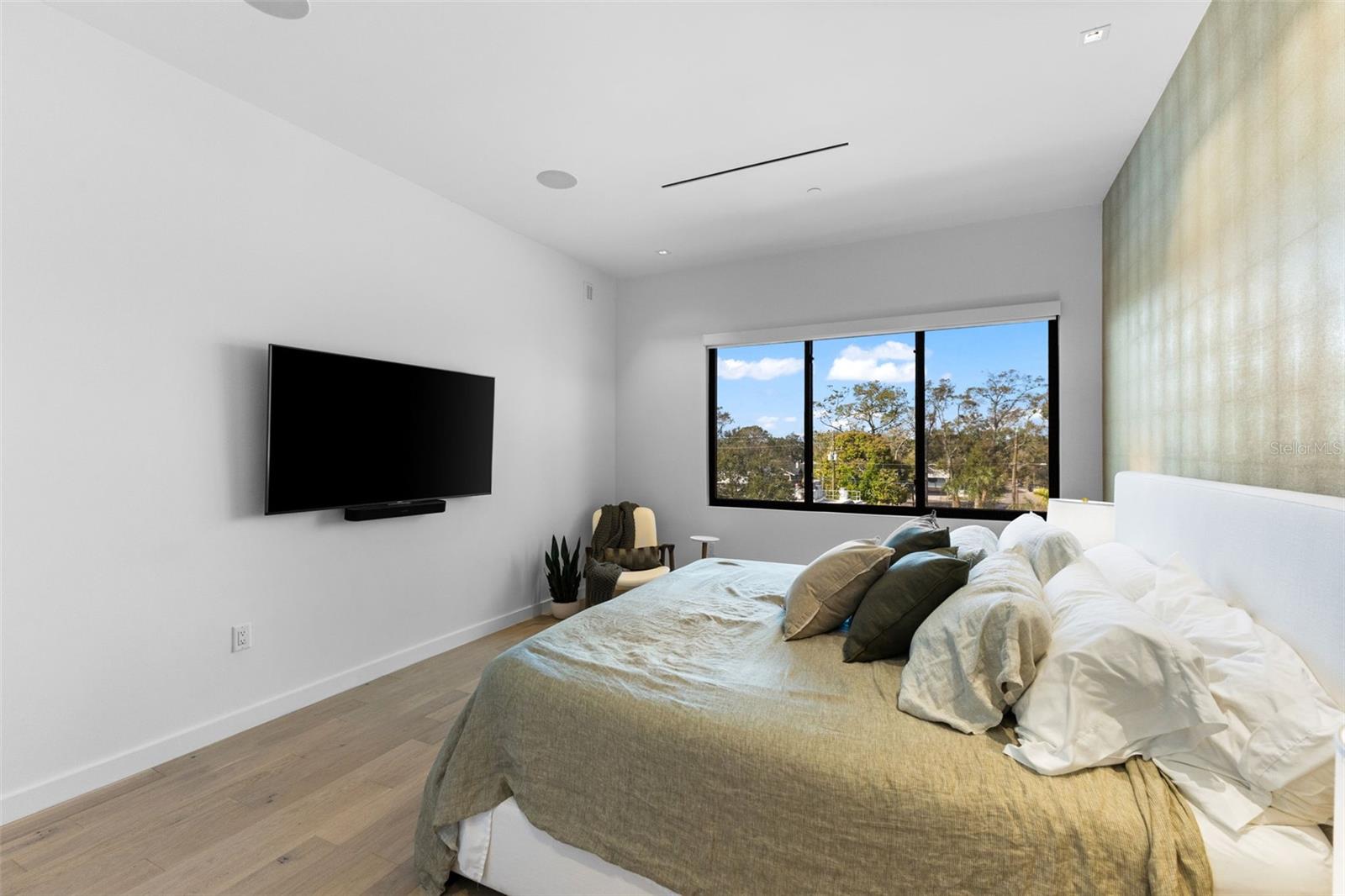 45 27TH St #1 ST PETERSBURG, FL 33712