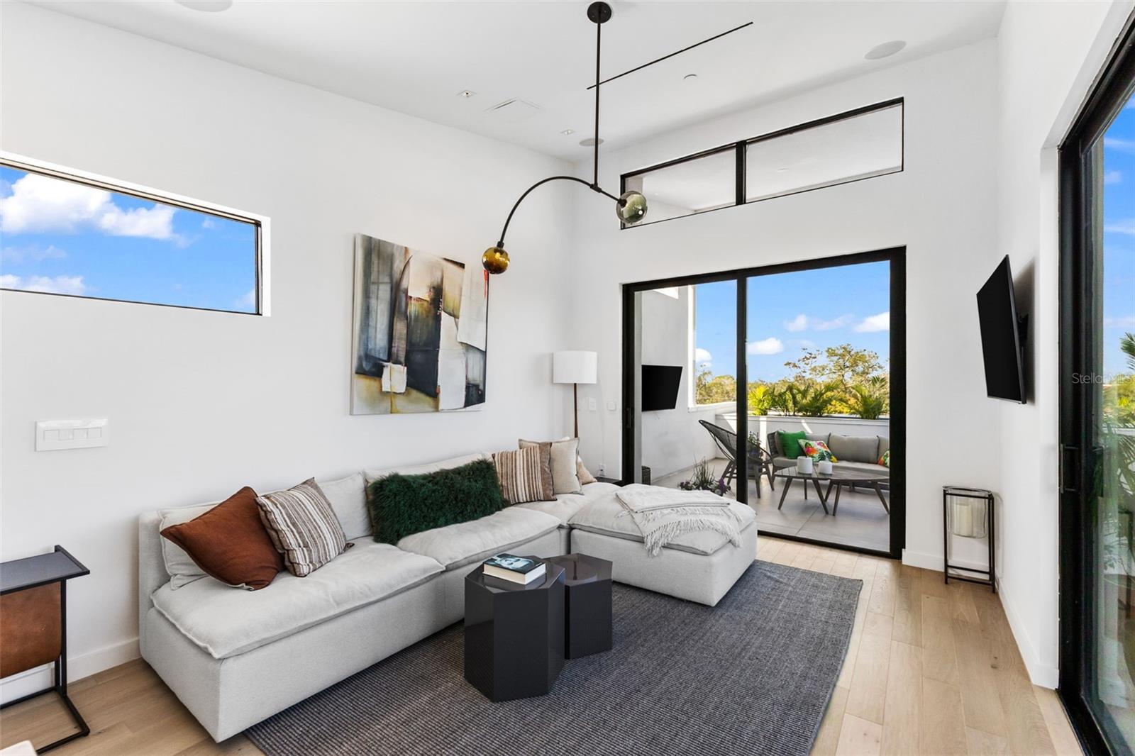 45 27TH St #1 ST PETERSBURG, FL 33712