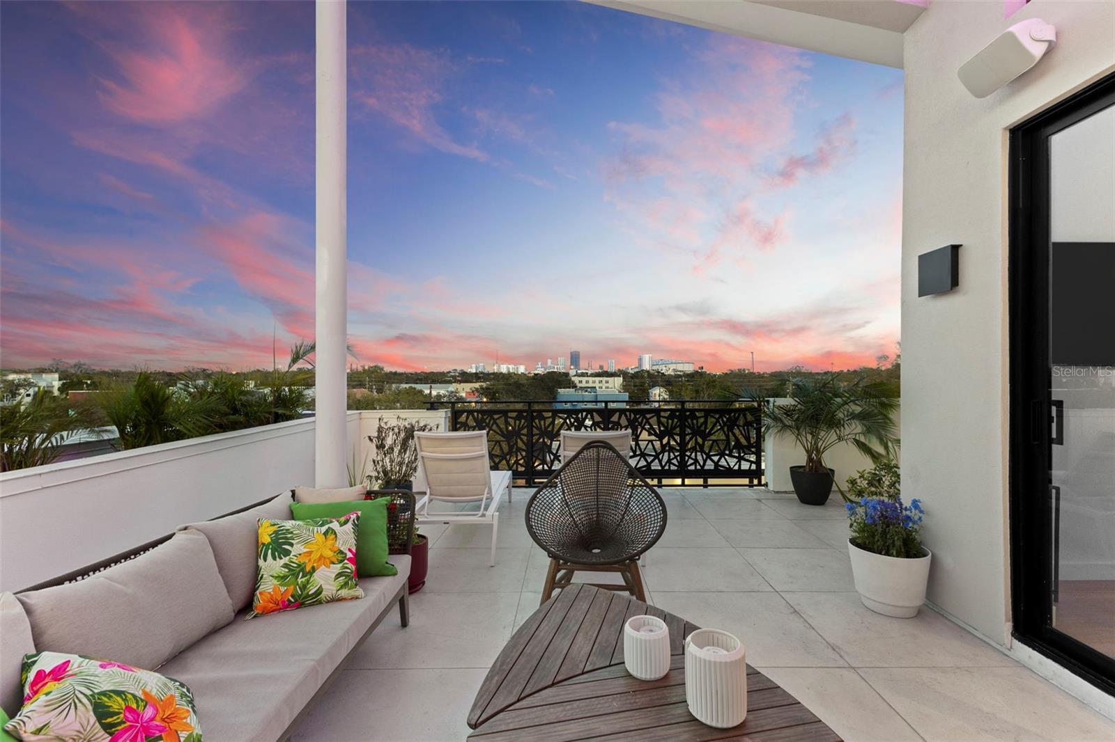 45 27TH St #1 ST PETERSBURG, FL 33712