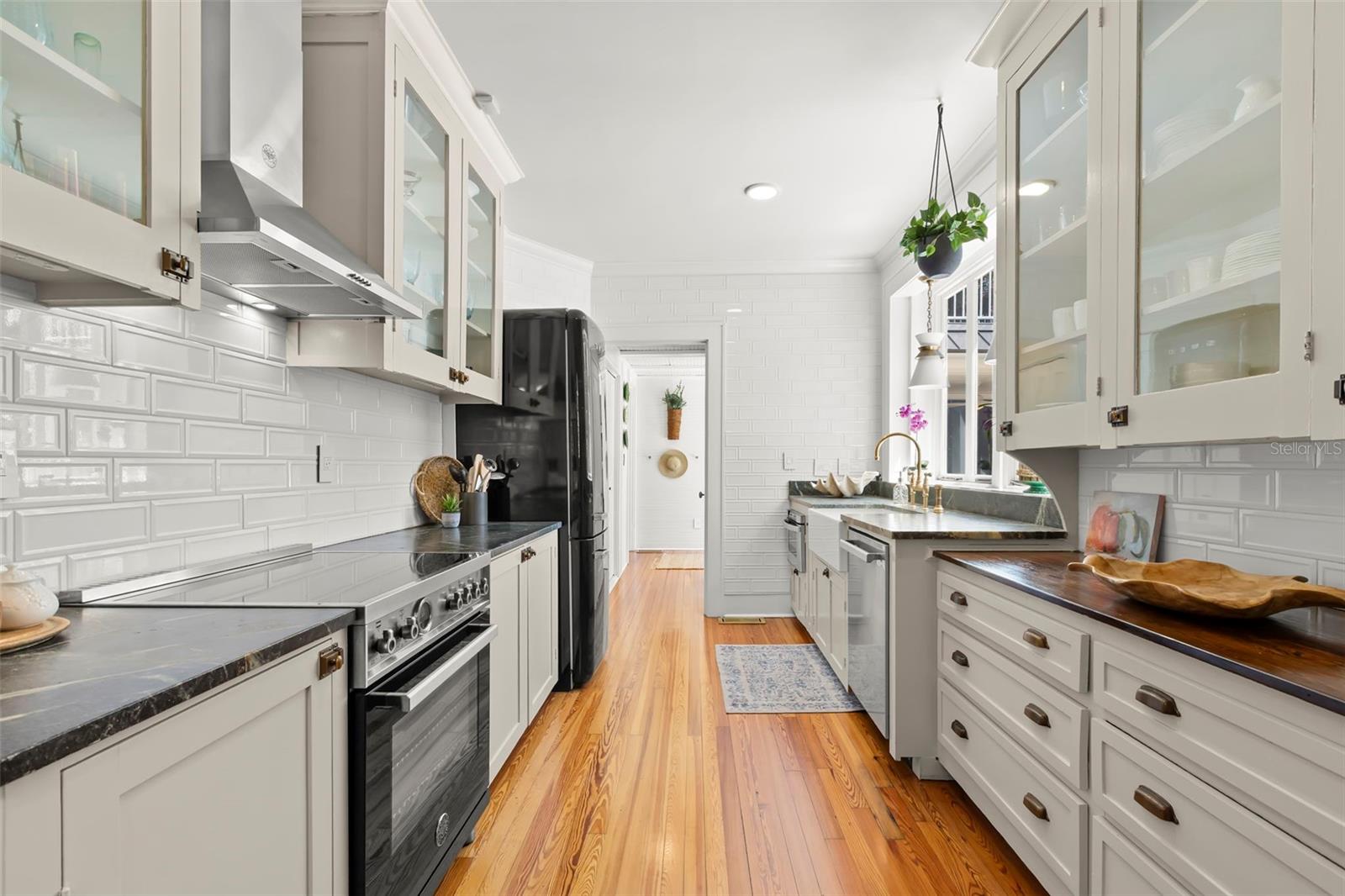 516 17TH Ave ST PETERSBURG, FL 33704