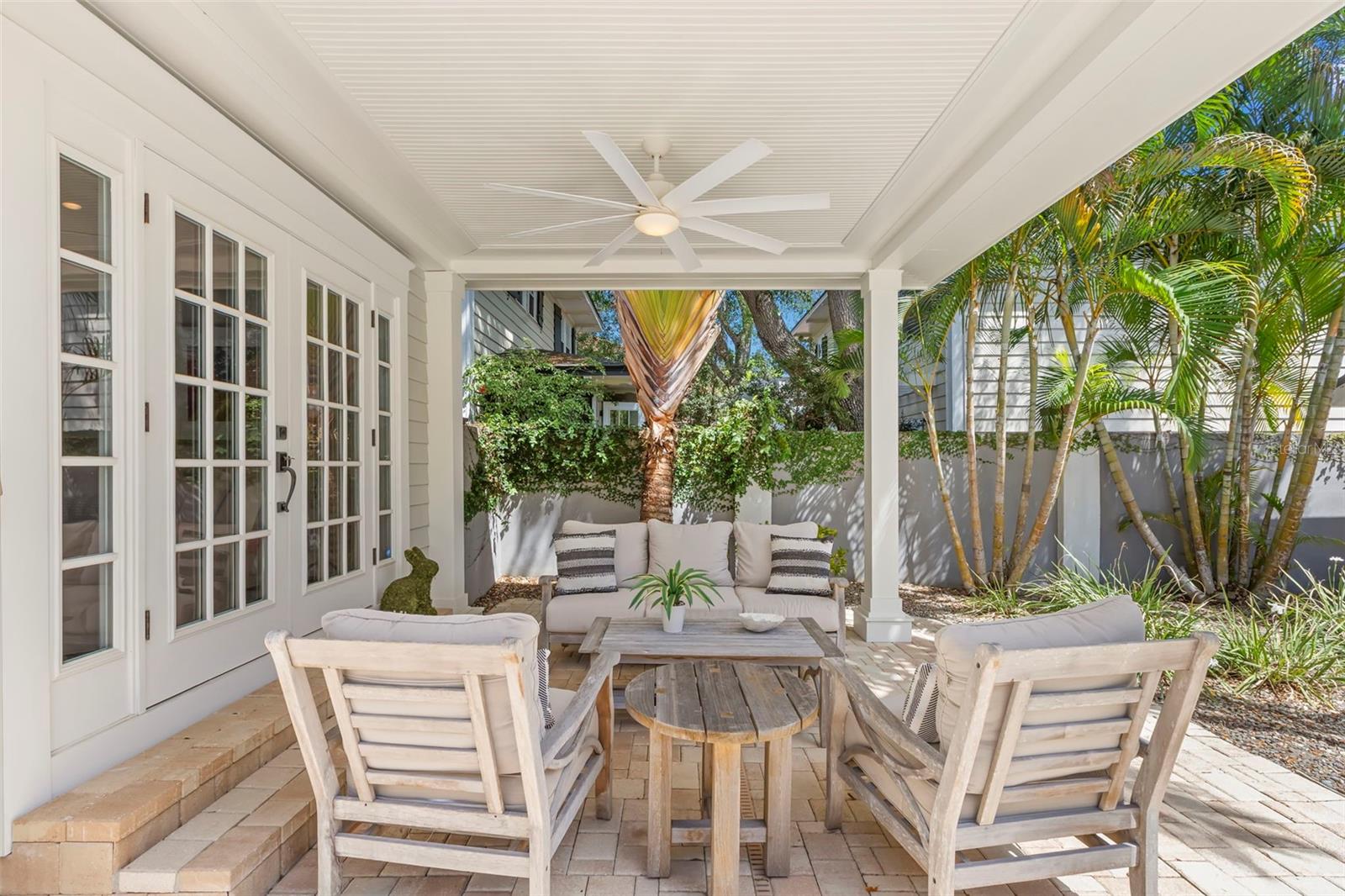 516 17TH Ave ST PETERSBURG, FL 33704