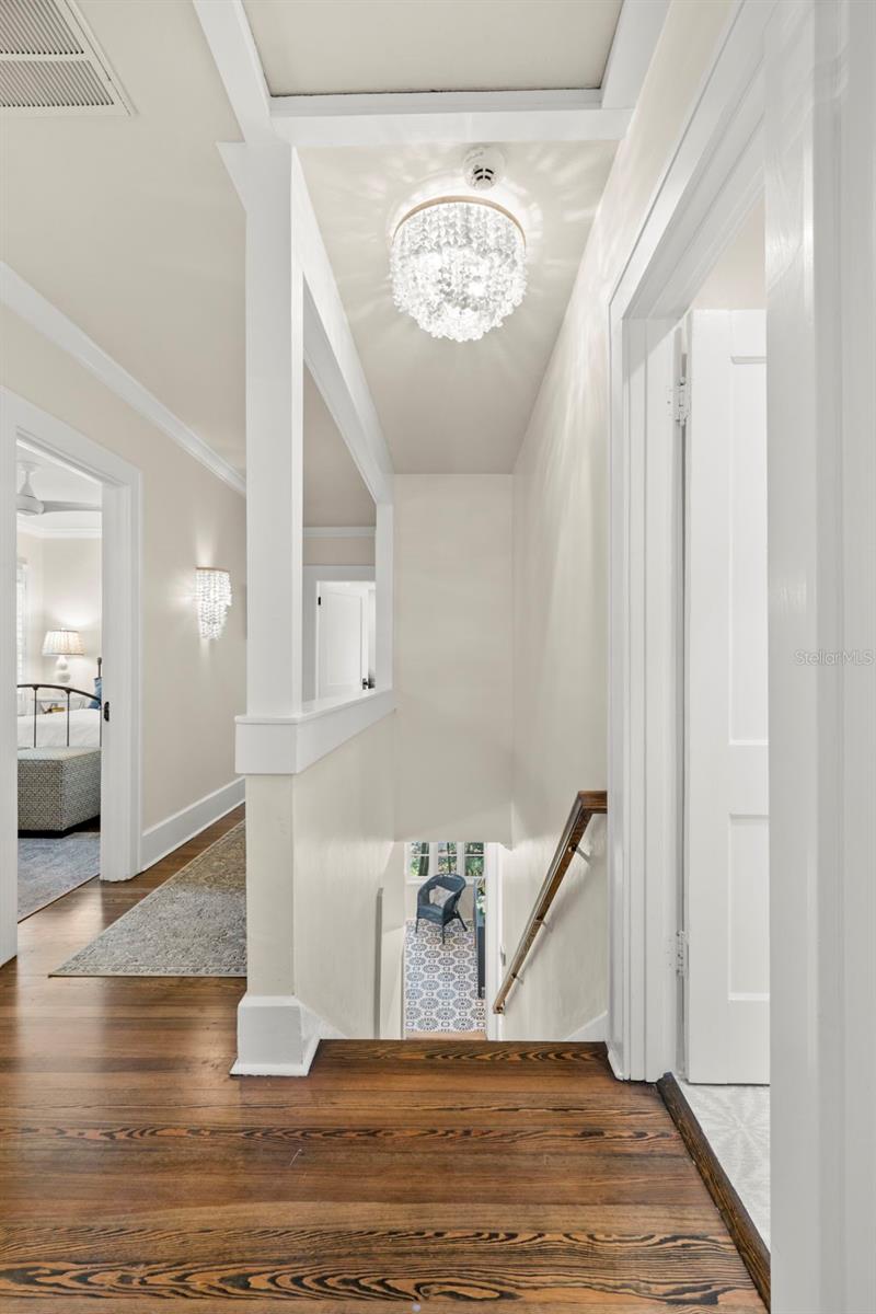 516 17TH Ave ST PETERSBURG, FL 33704