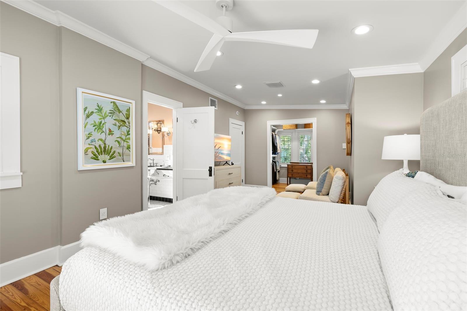 516 17TH Ave ST PETERSBURG, FL 33704