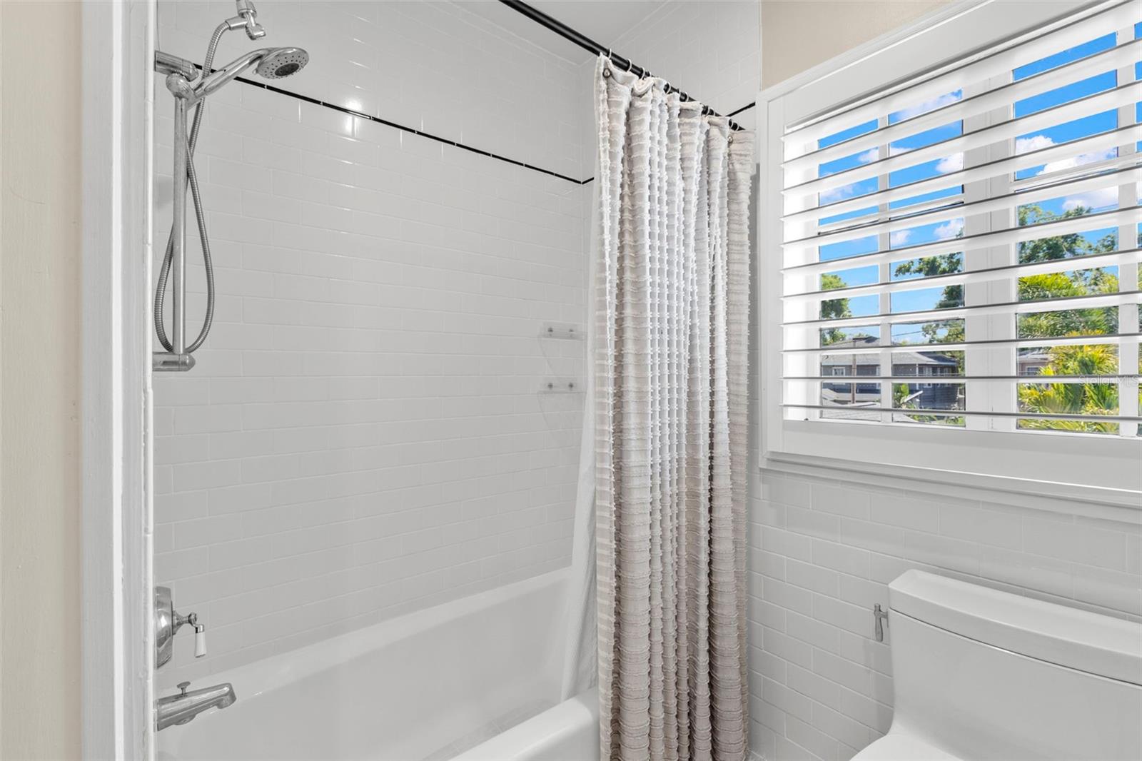 516 17TH Ave ST PETERSBURG, FL 33704