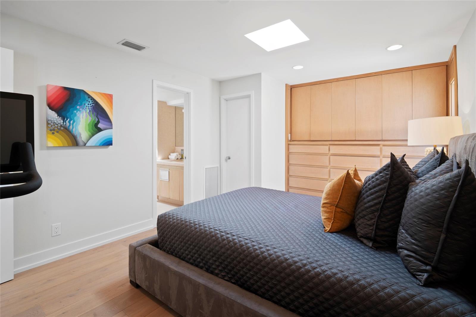 10 BRIGHTWATERS Cir ST PETERSBURG, FL 33704