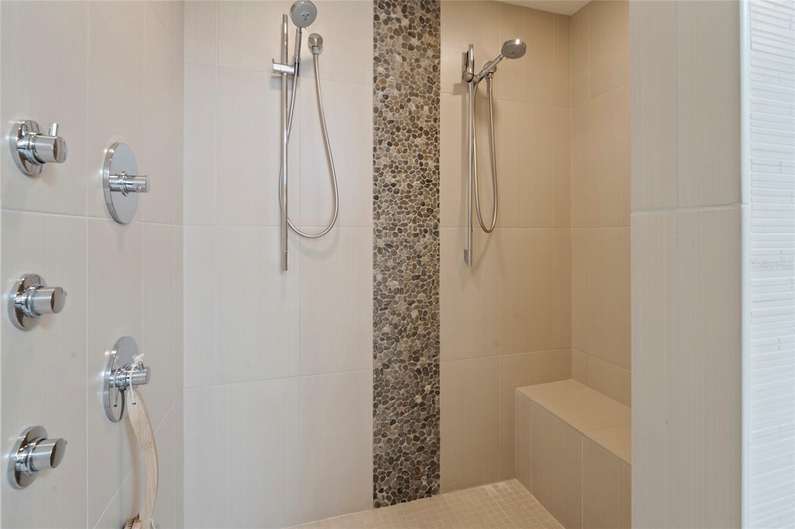 10 BRIGHTWATERS Cir ST PETERSBURG, FL 33704