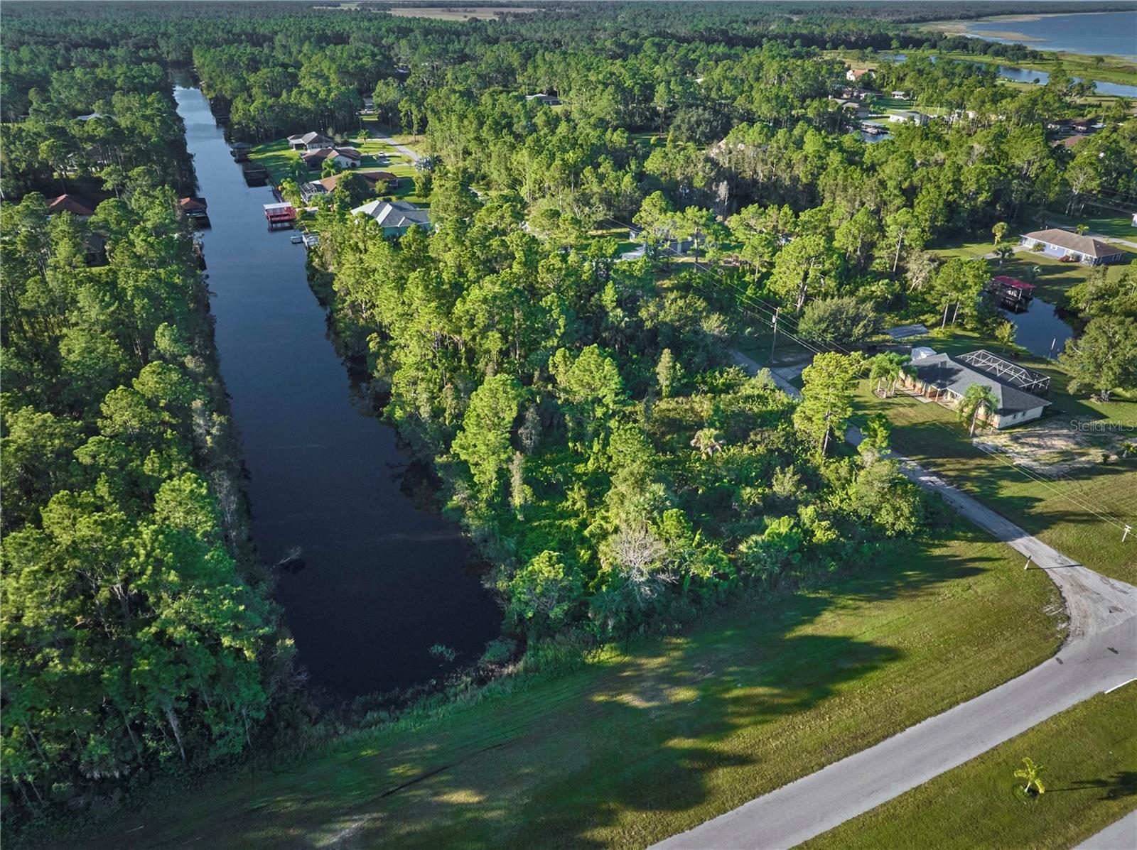 2 AMARYLLIS Dr INDIAN LAKE ESTATES, FL 33855