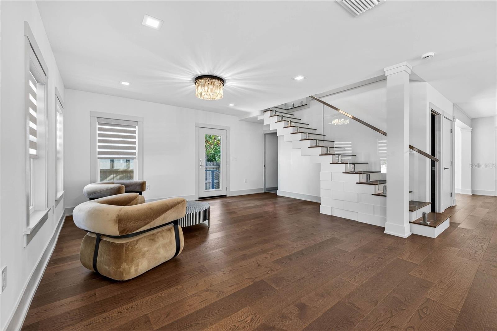 124 19TH Ave ST PETERSBURG, FL 33704