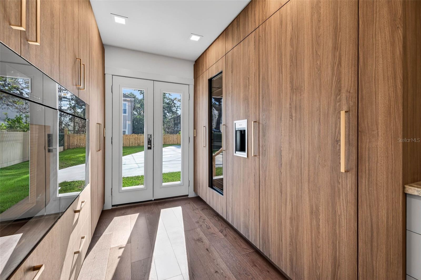 124 19TH Ave ST PETERSBURG, FL 33704