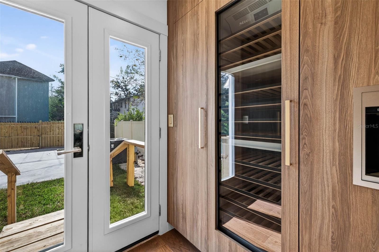 124 19TH Ave ST PETERSBURG, FL 33704