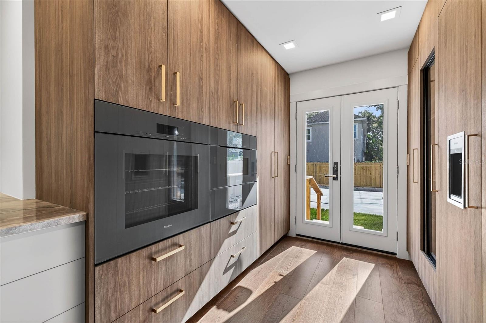 124 19TH Ave ST PETERSBURG, FL 33704