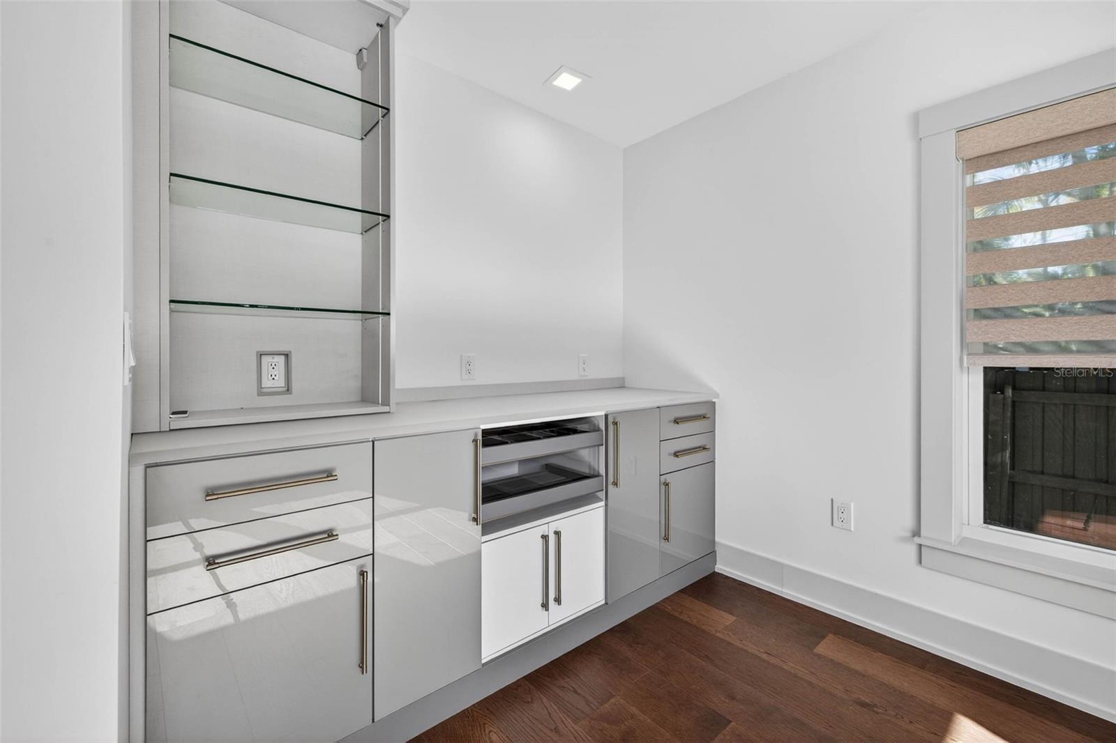 124 19TH Ave ST PETERSBURG, FL 33704