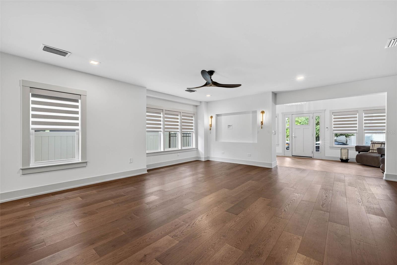 124 19TH Ave ST PETERSBURG, FL 33704