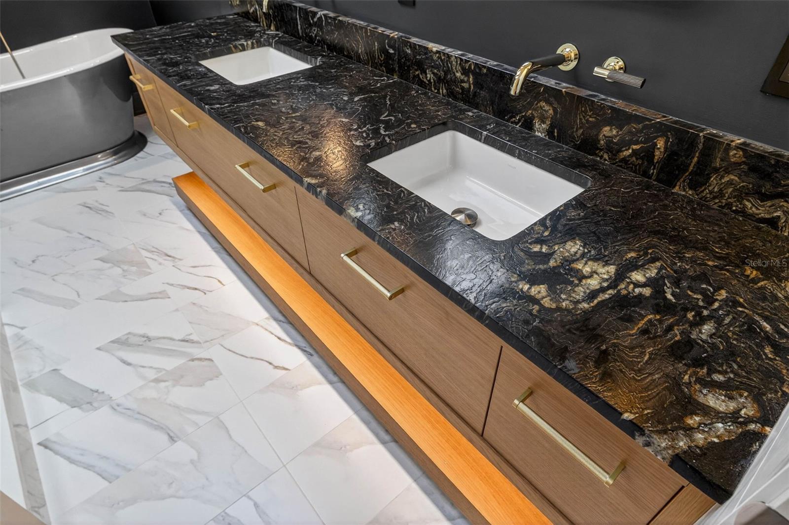 124 19TH Ave ST PETERSBURG, FL 33704