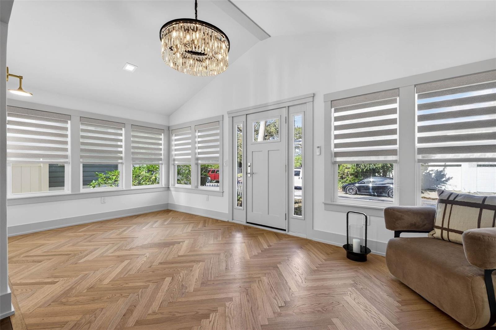 124 19TH Ave ST PETERSBURG, FL 33704