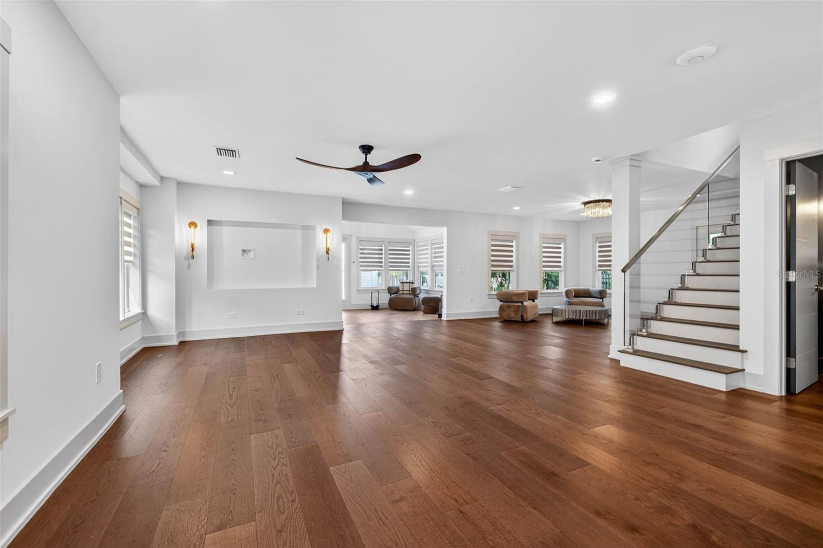 124 19TH Ave ST PETERSBURG, FL 33704