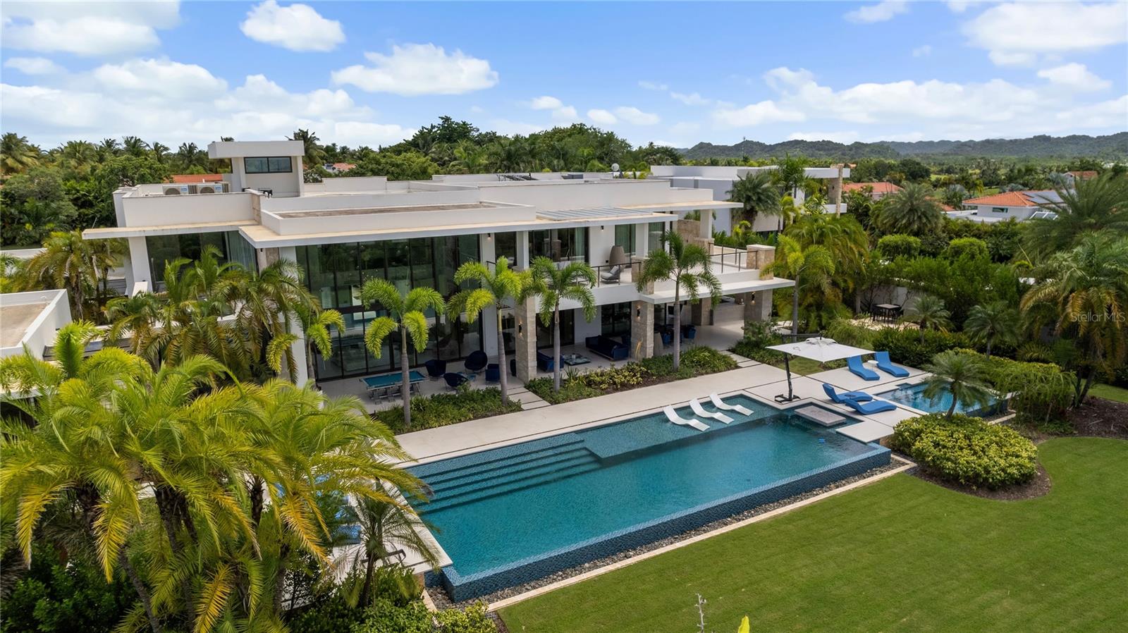 206 LEGACY DORADO, PR 00646