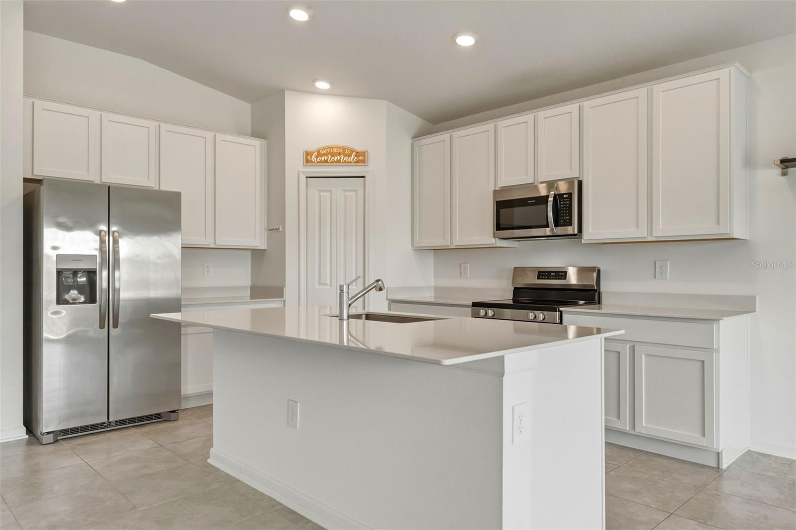 4928 WORCHESTER Dr KISSIMMEE, FL 34746