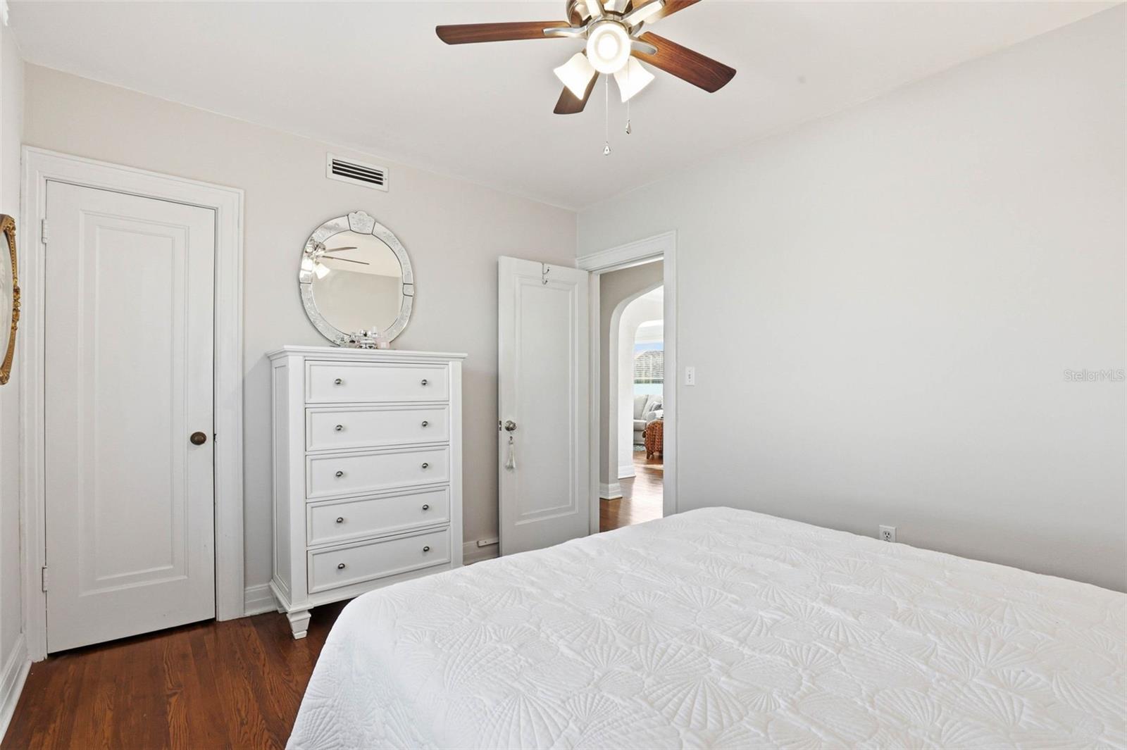 210 15TH Ave ST PETERSBURG, FL 33704