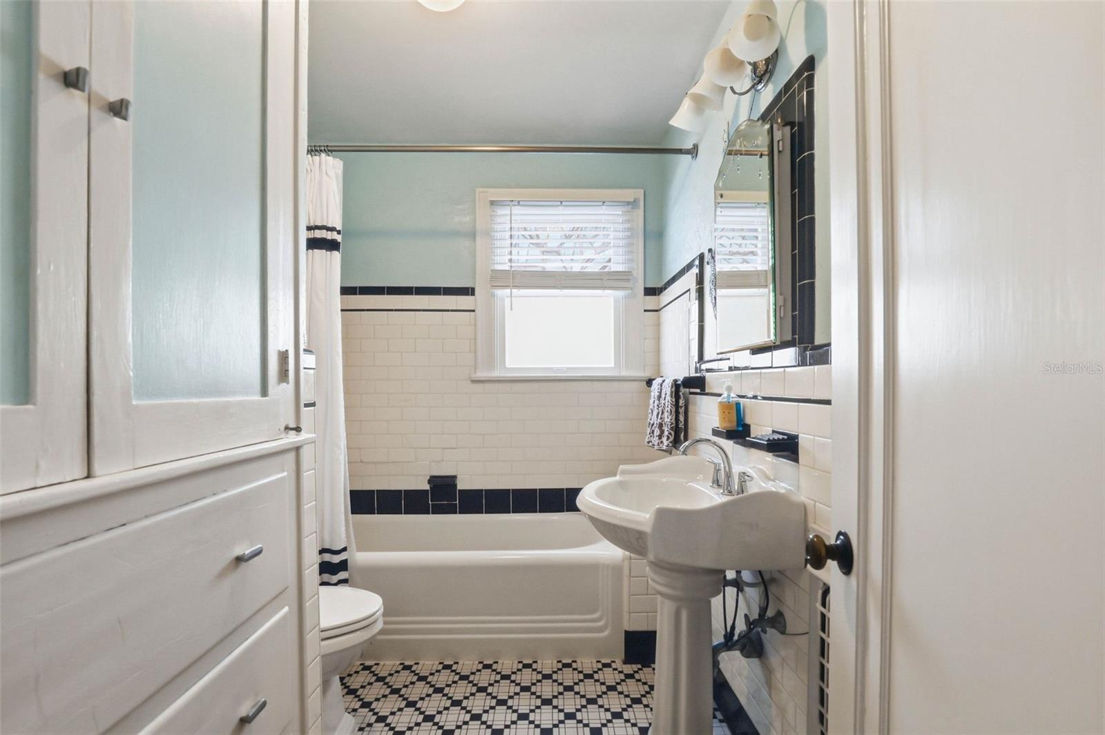 210 15TH Ave ST PETERSBURG, FL 33704