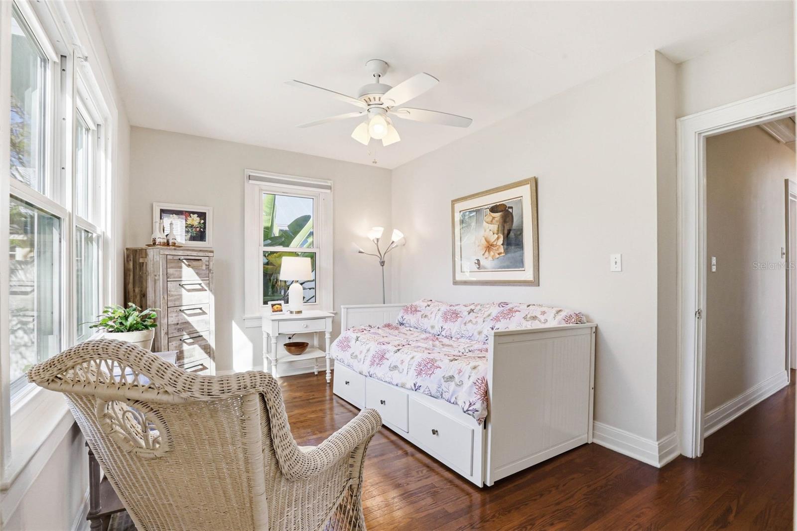 210 15TH Ave ST PETERSBURG, FL 33704