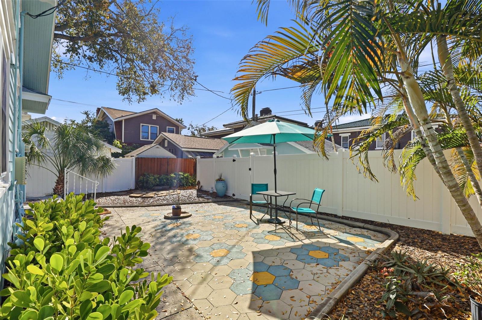 210 15TH Ave ST PETERSBURG, FL 33704