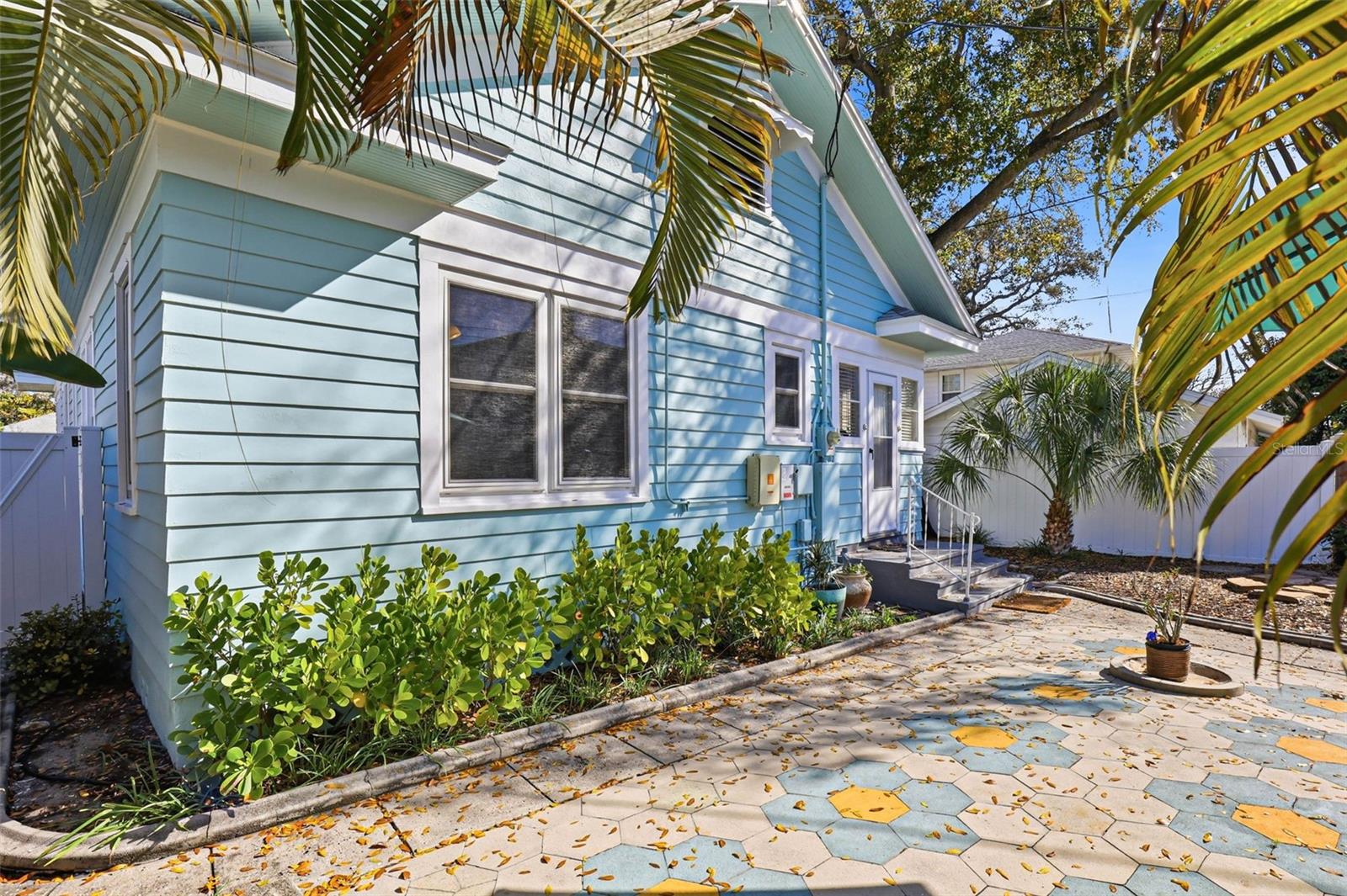 210 15TH Ave ST PETERSBURG, FL 33704