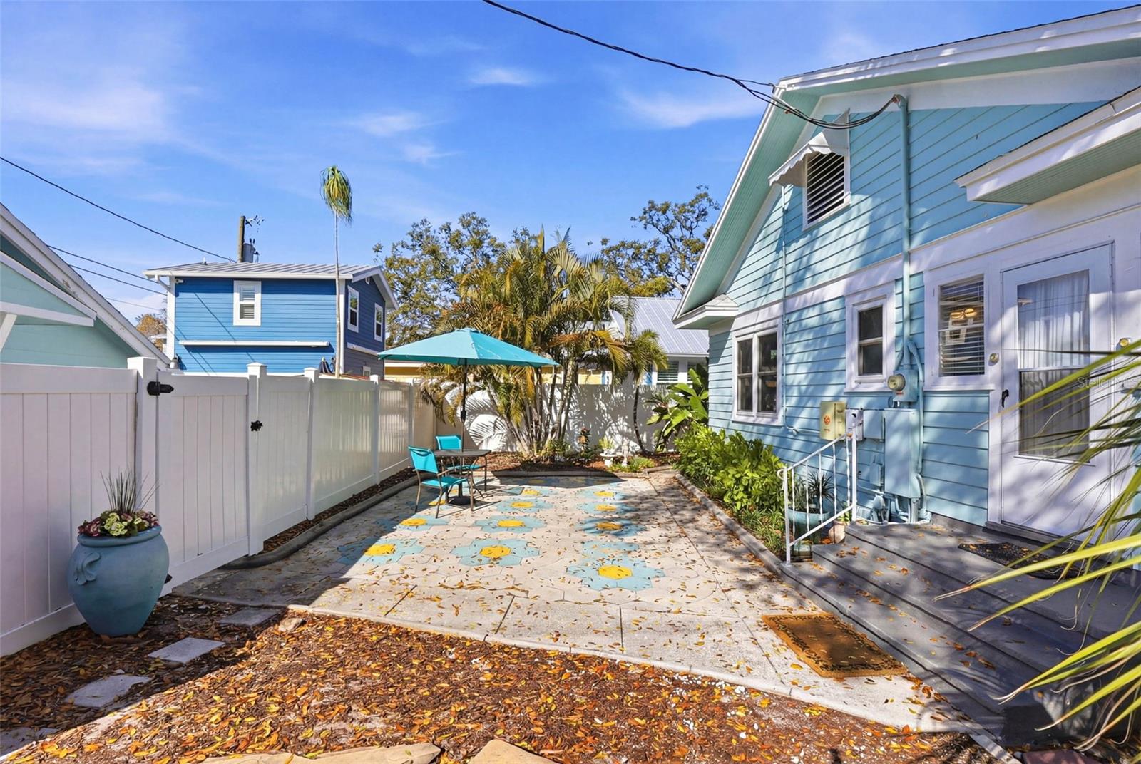 210 15TH Ave ST PETERSBURG, FL 33704