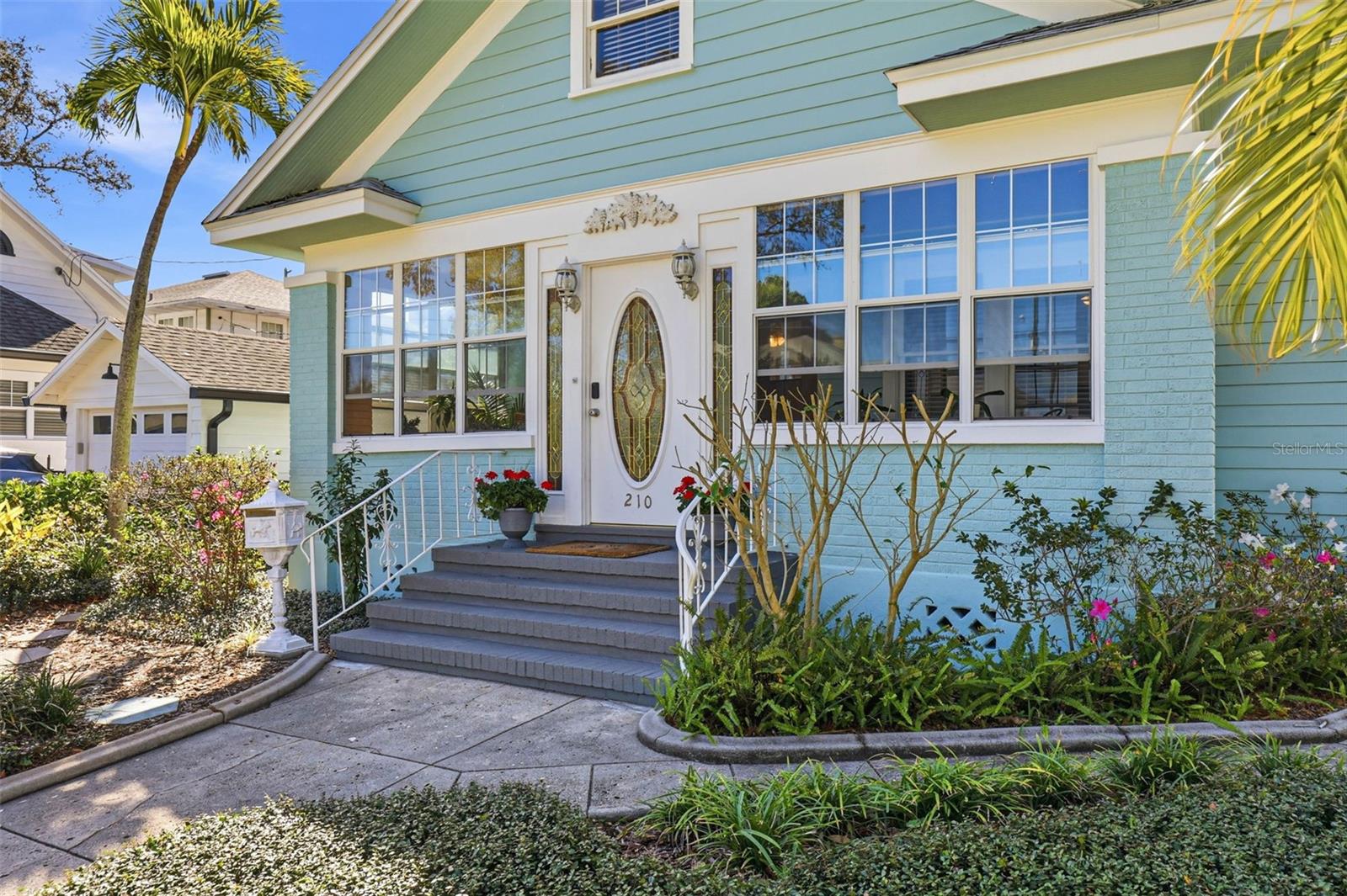 210 15TH Ave ST PETERSBURG, FL 33704