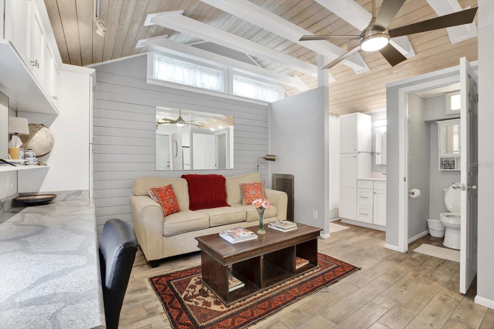 210 15TH Ave ST PETERSBURG, FL 33704