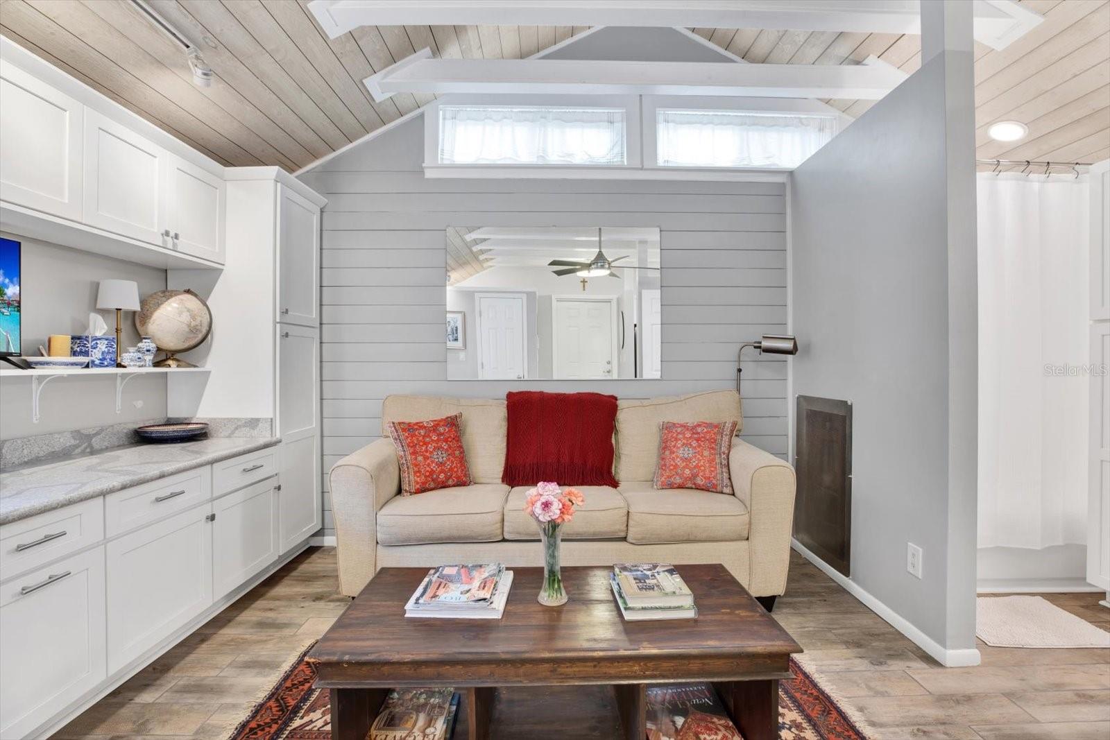 210 15TH Ave ST PETERSBURG, FL 33704