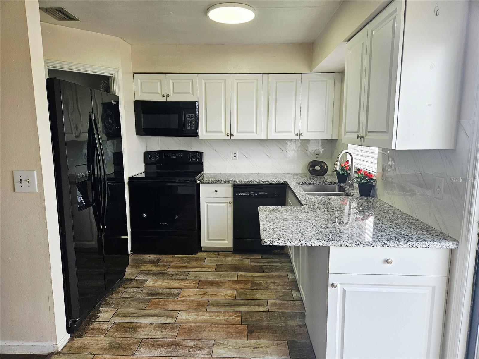 1920 E EDGEWOOD Dr #I12 LAKELAND, FL 33803