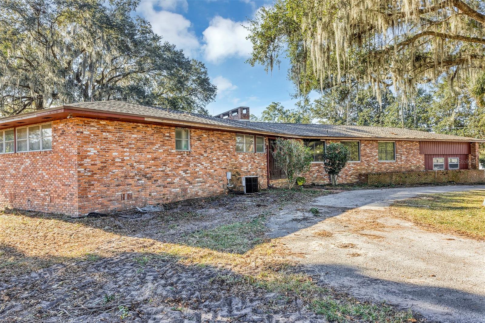 208 NE 70TH St OCALA, FL 34479