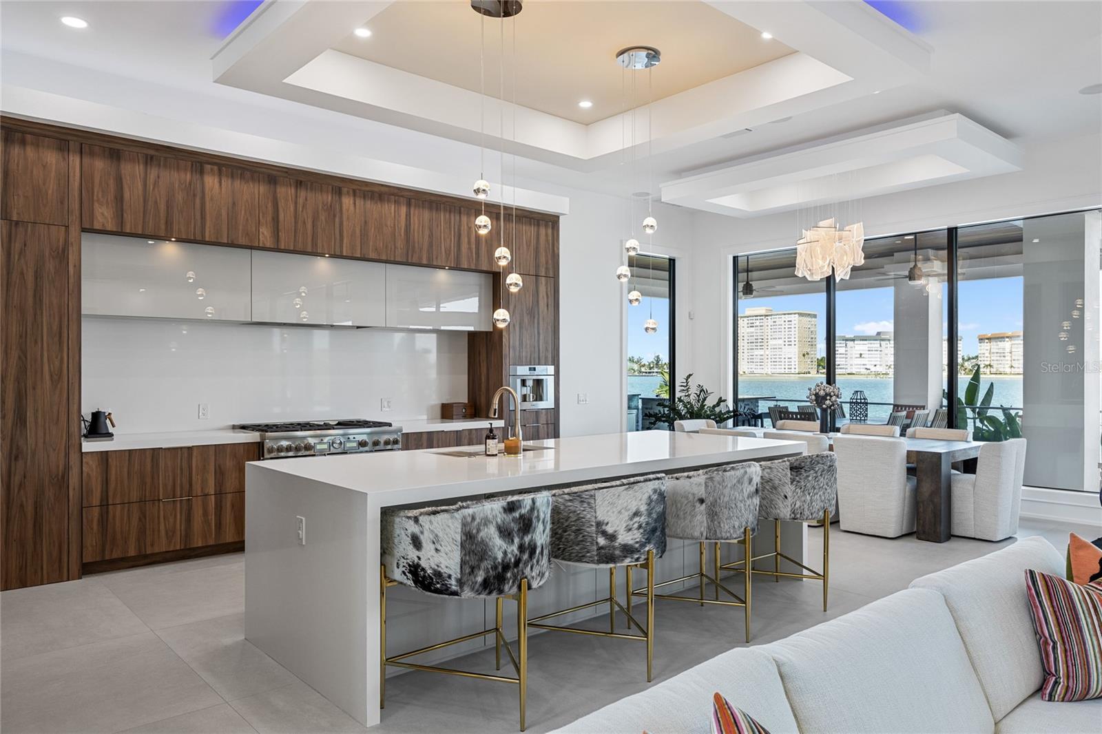 5237 61ST Ave ST PETERSBURG, FL 33715