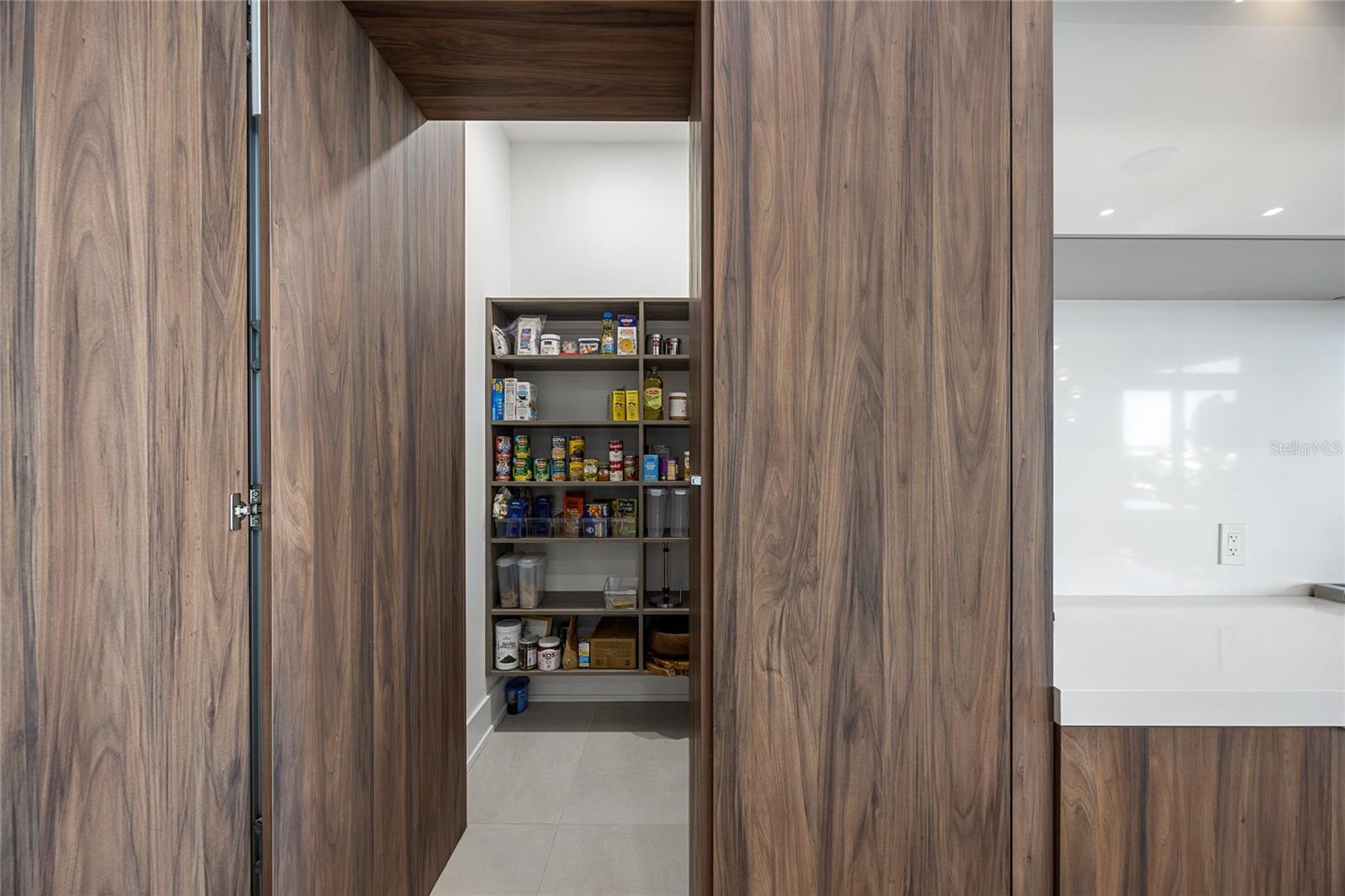 5237 61ST Ave ST PETERSBURG, FL 33715