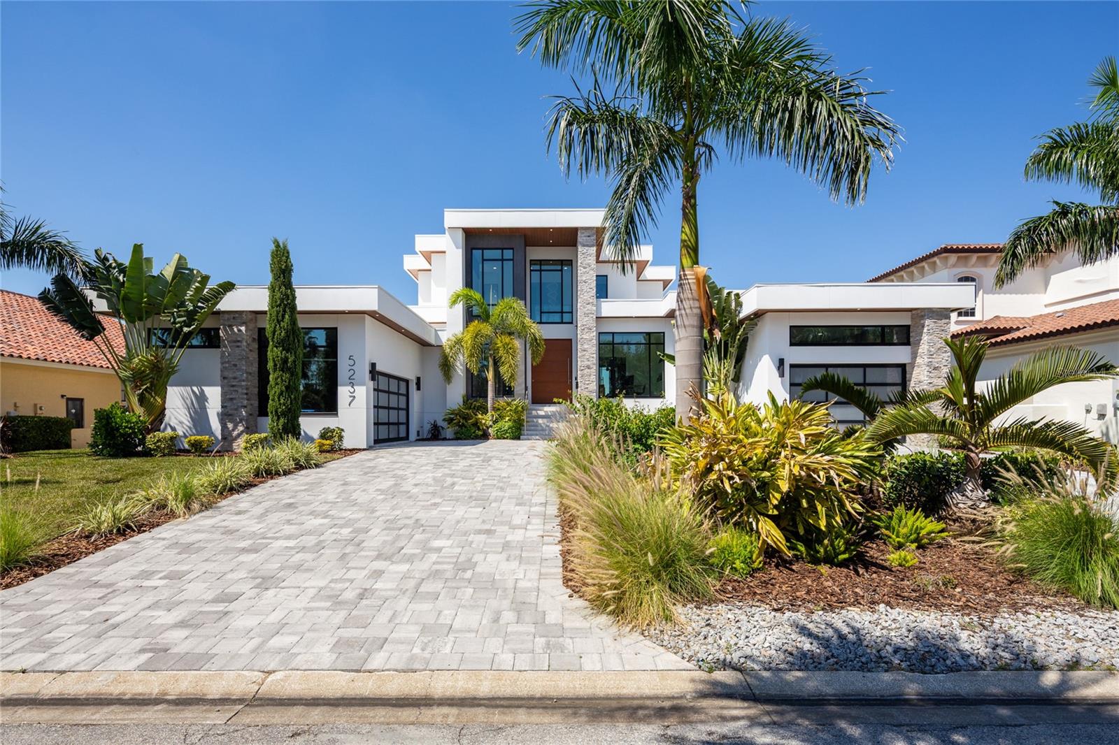 5237 61ST Ave ST PETERSBURG, FL 33715