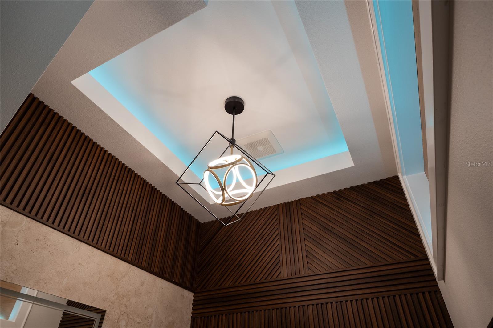 5237 61ST Ave ST PETERSBURG, FL 33715