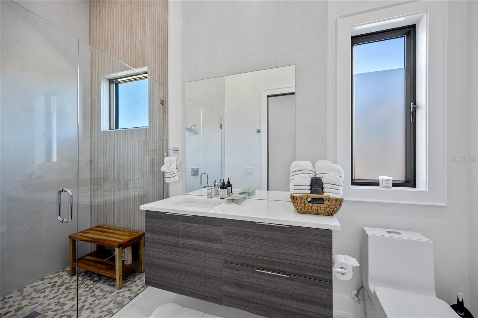 5237 61ST Ave ST PETERSBURG, FL 33715