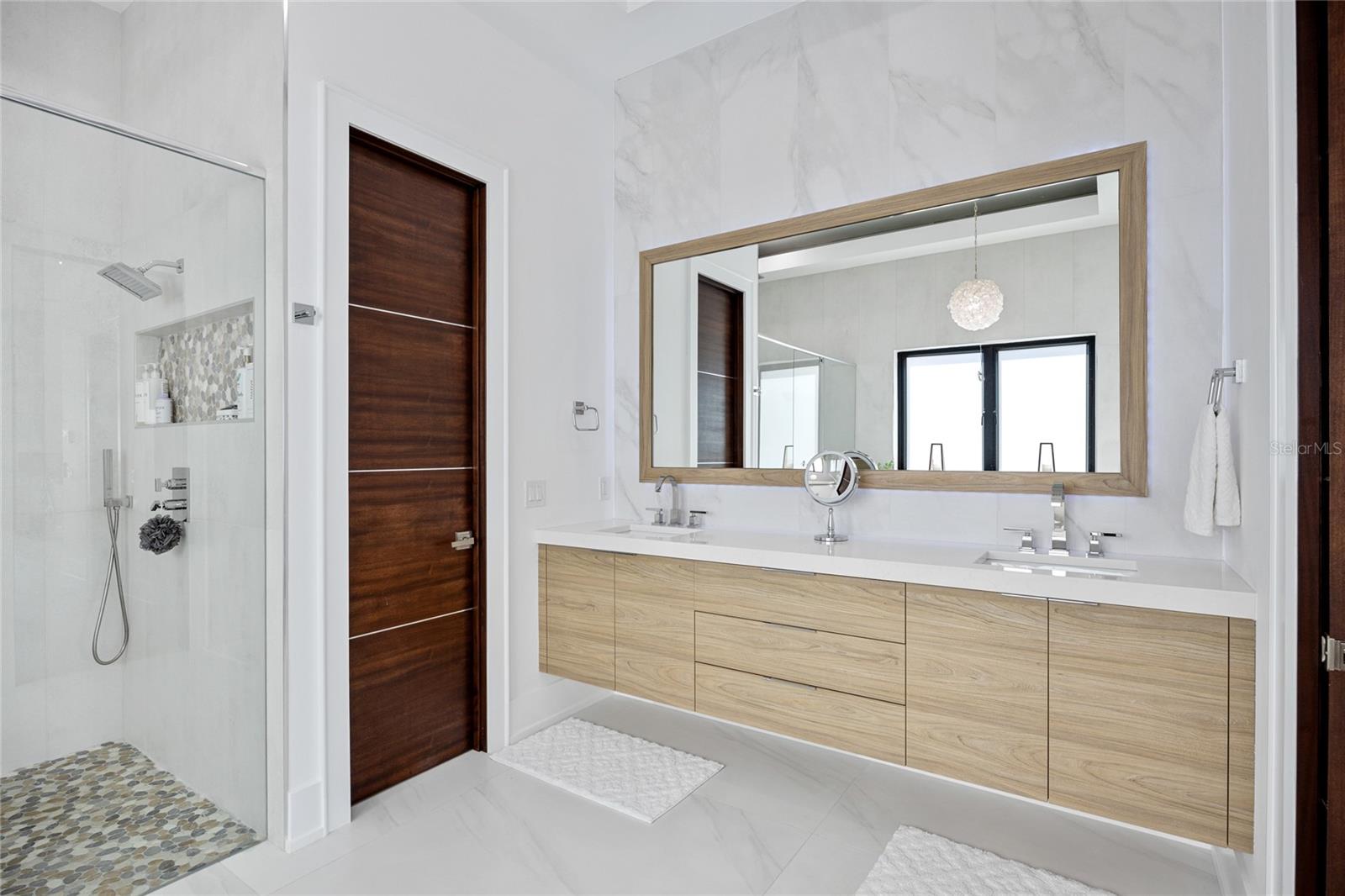 5237 61ST Ave ST PETERSBURG, FL 33715