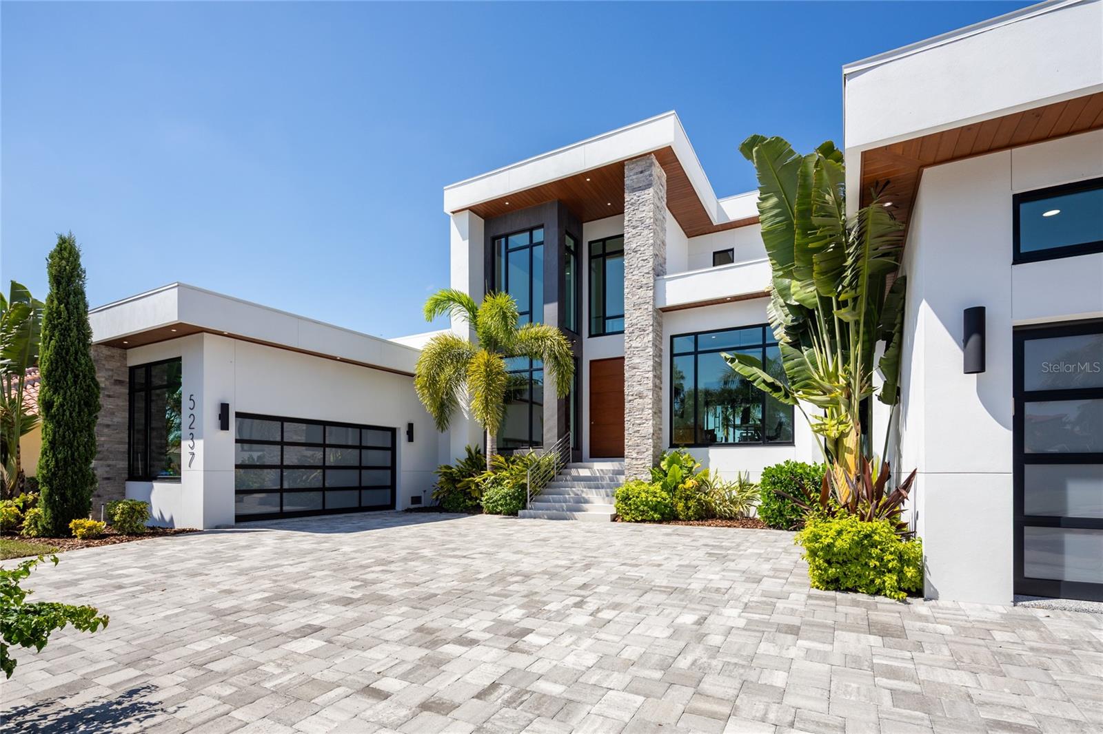 5237 61ST Ave ST PETERSBURG, FL 33715