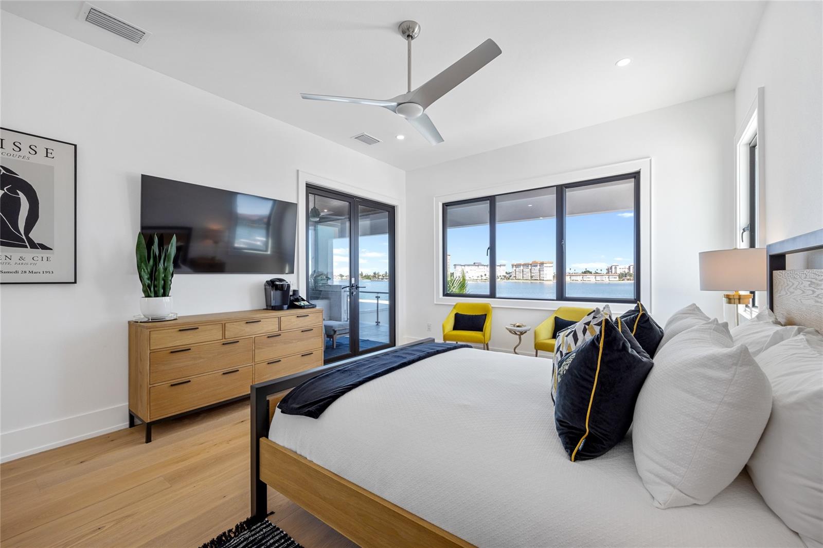 5237 61ST Ave ST PETERSBURG, FL 33715