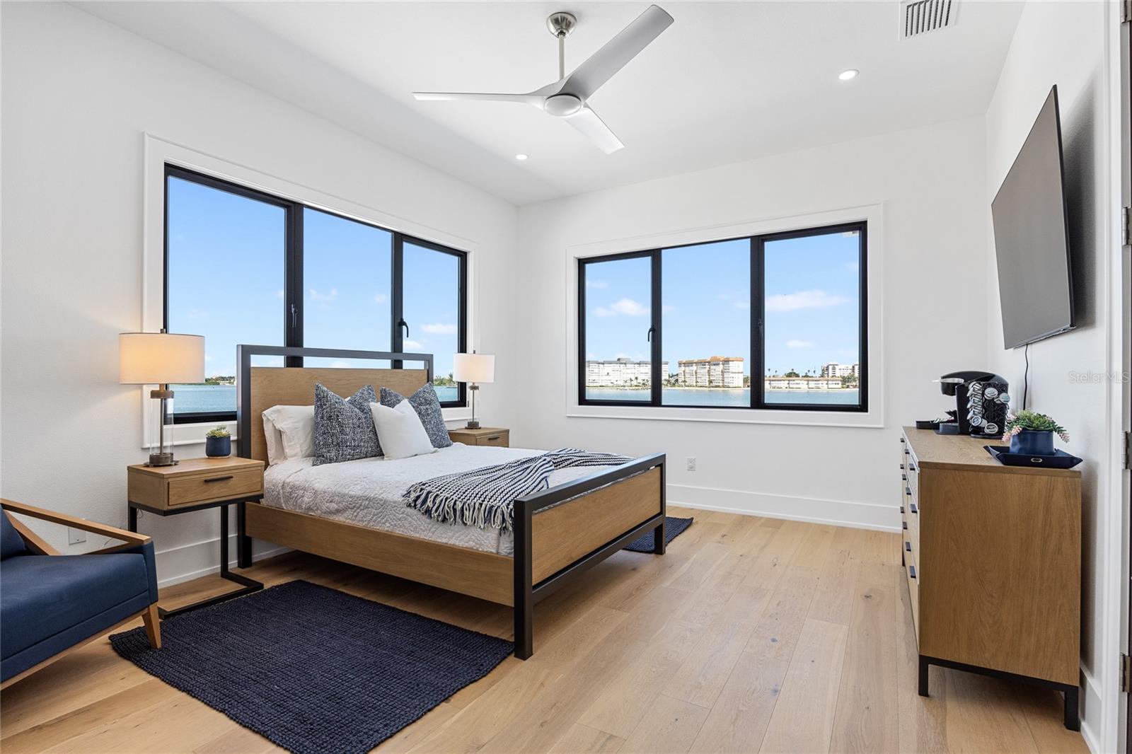 5237 61ST Ave ST PETERSBURG, FL 33715