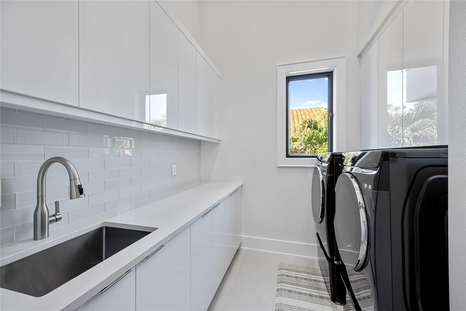 5237 61ST Ave ST PETERSBURG, FL 33715