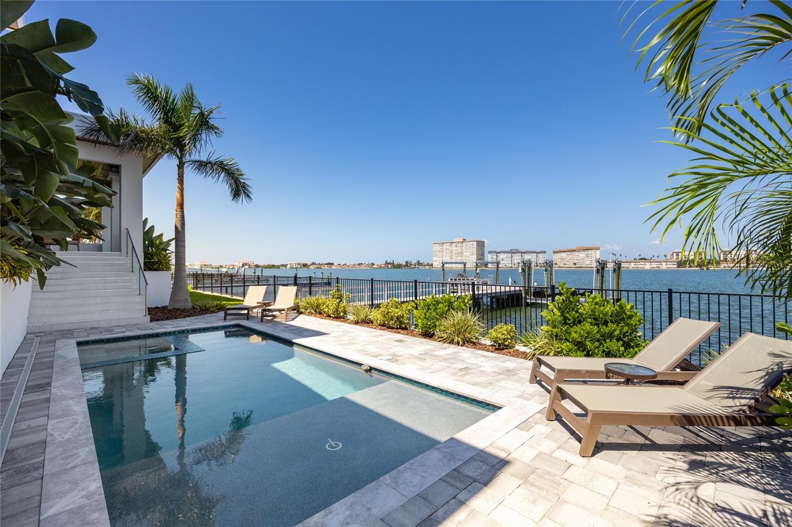 5237 61ST Ave ST PETERSBURG, FL 33715