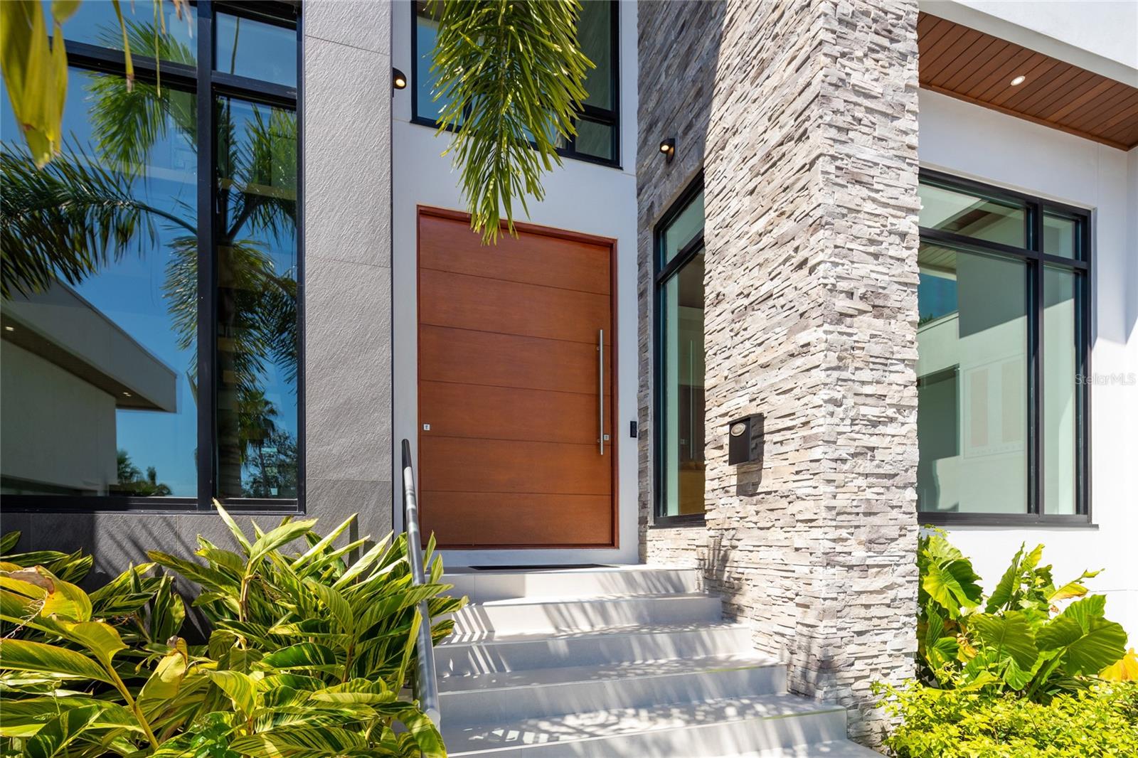 5237 61ST Ave ST PETERSBURG, FL 33715