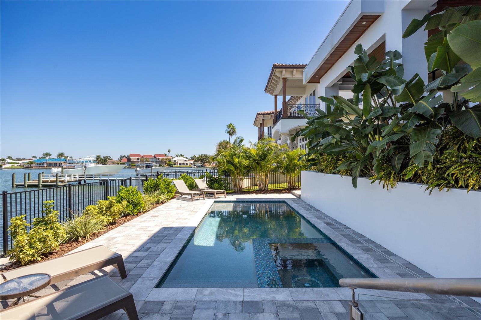 5237 61ST Ave ST PETERSBURG, FL 33715